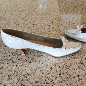 STUART WEITZMAN tan faux Leatherwood heeled shoes, size 9 N